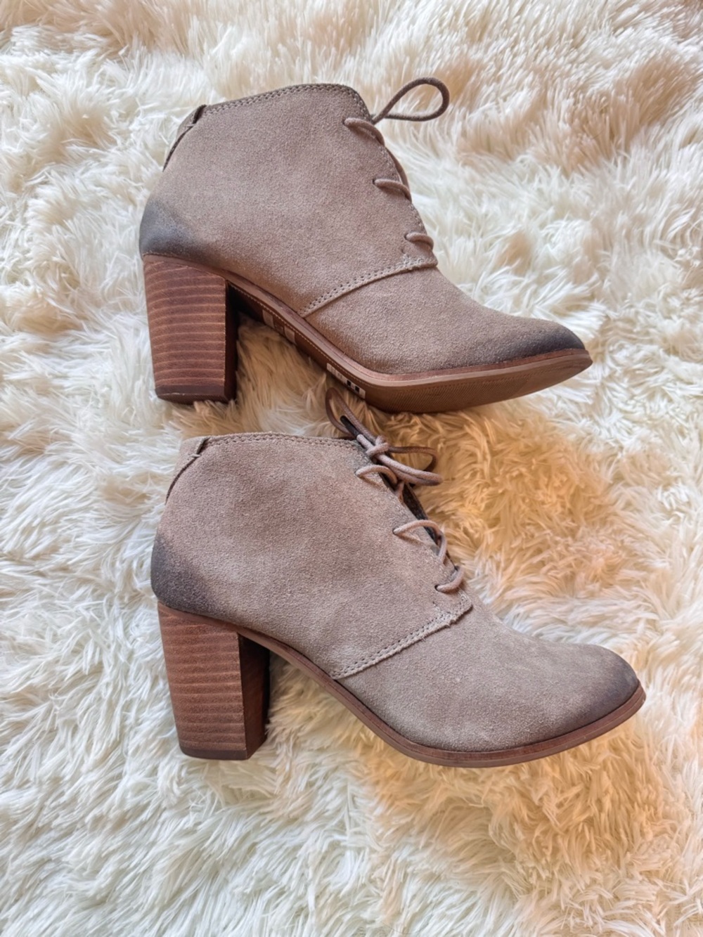 Toms Lunata Lace-up Desert Taupe Burnished Suede Ankle Boots